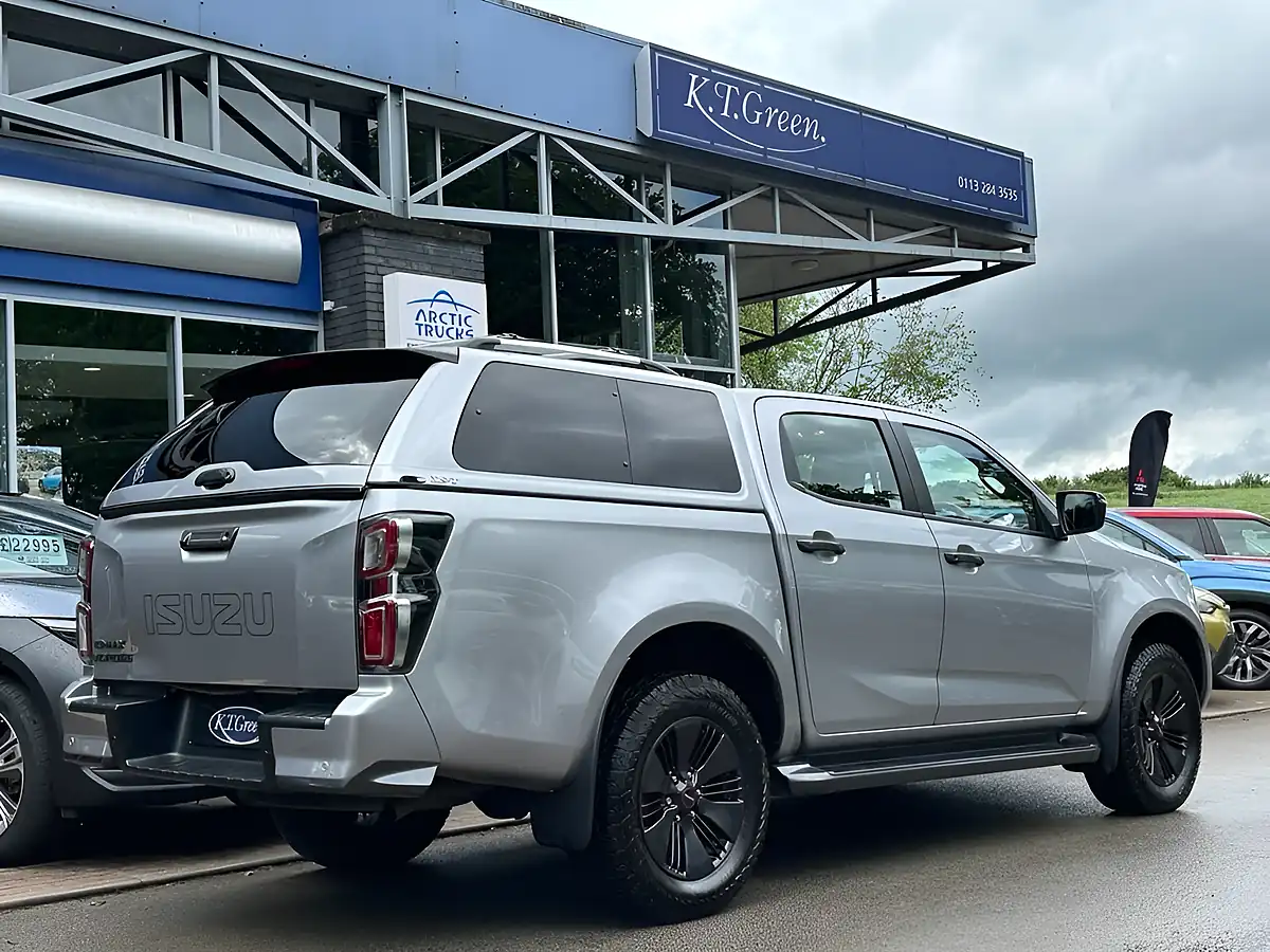 Used 2023 Isuzu D-Max V-Cross Silver - Interior and Exterior details 4