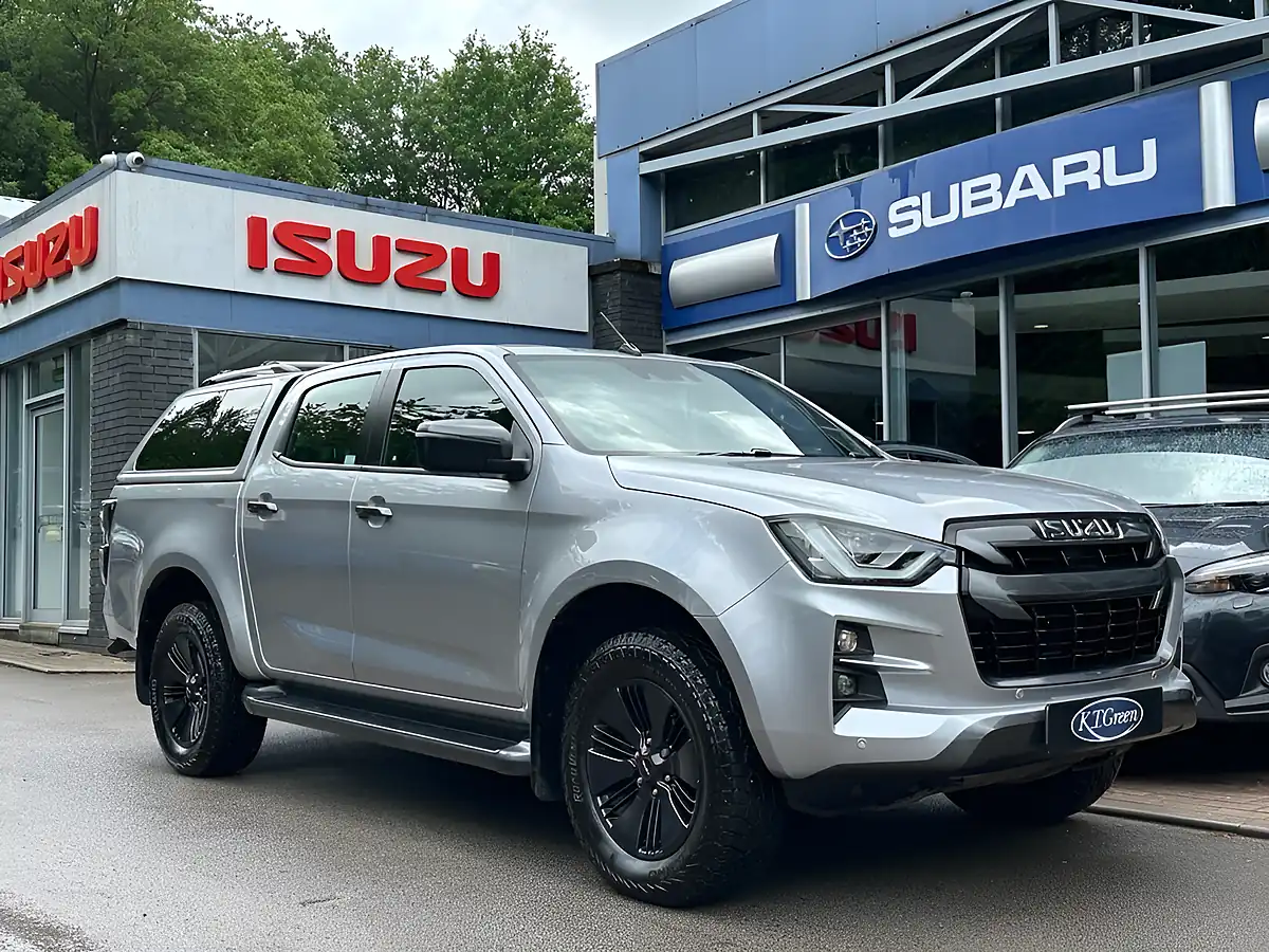 Used 2023 Isuzu D-Max V-Cross Silver - Interior and Exterior details 6