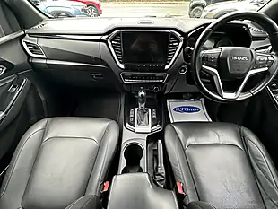 Used 2023 Isuzu D-Max V-Cross Silver - Interior and Exterior details 9