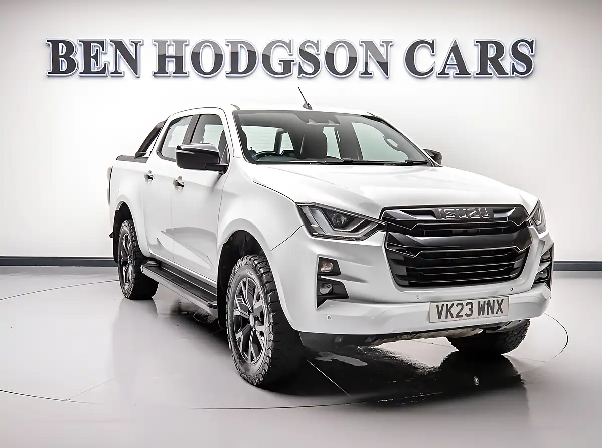 Used 2023 Isuzu D-Max V-Cross White - Interior and Exterior details 2