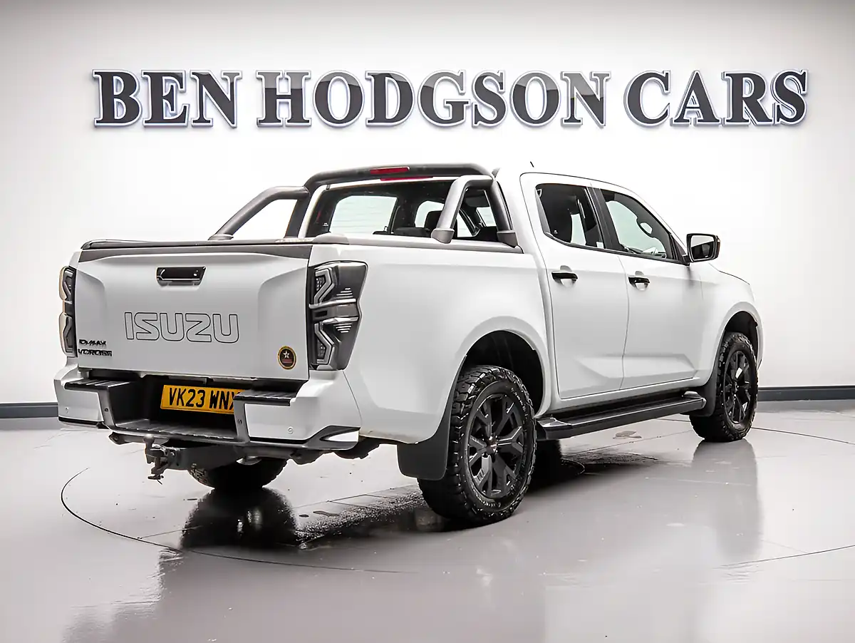 Used 2023 Isuzu D-Max V-Cross White - Interior and Exterior details 3