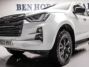 Used 2023 Isuzu D-Max V-Cross White - Interior and Exterior details 7