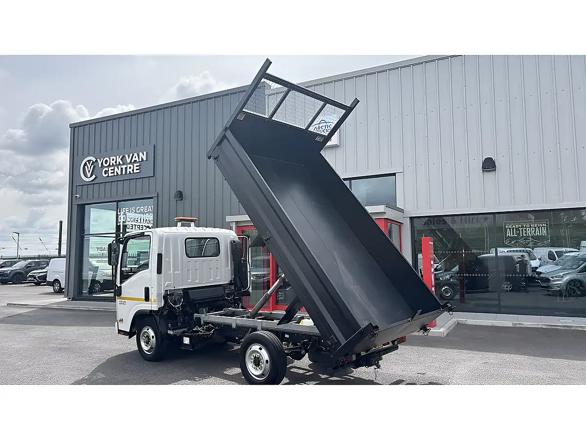Used 2023 Isuzu Grafter N35 Tipper Swb White - Interior and Exterior details 4
