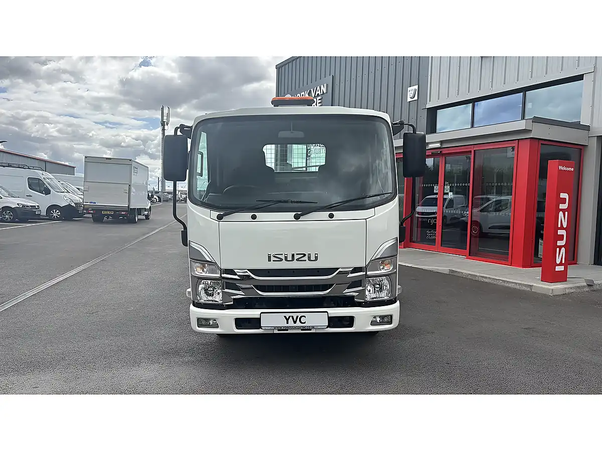 Used 2023 Isuzu Grafter N35 Tipper Swb White - Interior and Exterior details 8