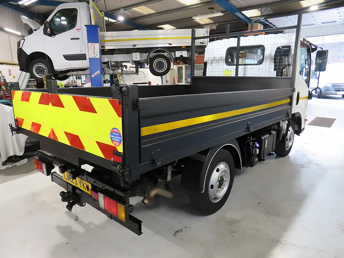 Used 2023 Isuzu Grafter Single Cab Tipper White - Interior and Exterior details 3