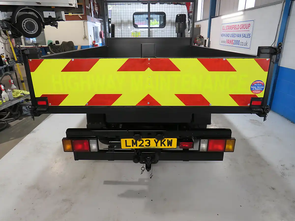 Used 2023 Isuzu Grafter Single Cab Tipper White - Interior and Exterior details 4