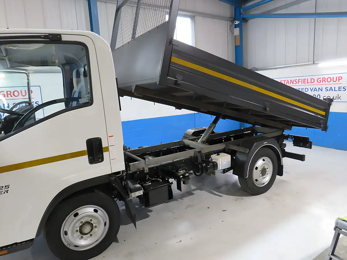 Used 2023 Isuzu Grafter Single Cab Tipper White - Interior and Exterior details 8