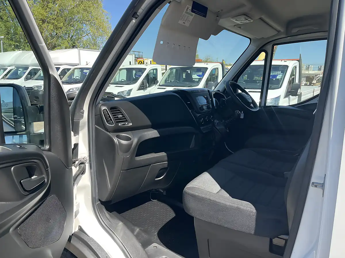 Used 2023 Iveco Daily 35 Business Edition White - Interior and Exterior details 12