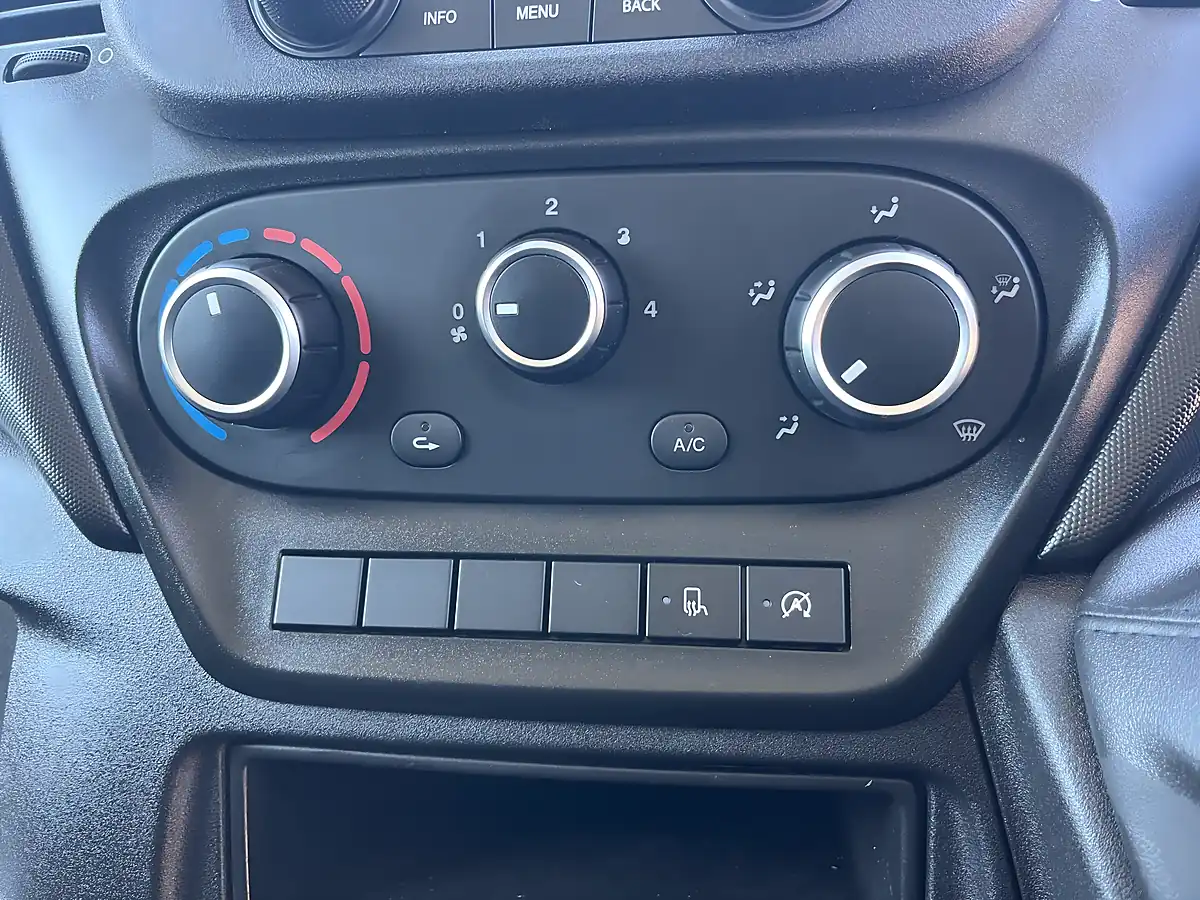 Used 2023 Iveco Daily 35 Business Edition White - Interior and Exterior details 16