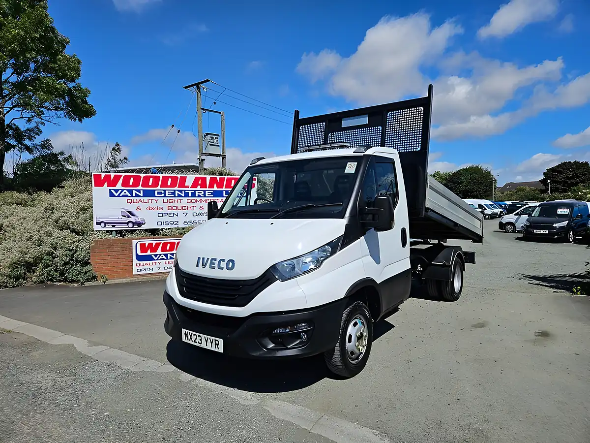 Used 2023 Iveco Daily 35c.14 Tipper White - Interior and Exterior details 4