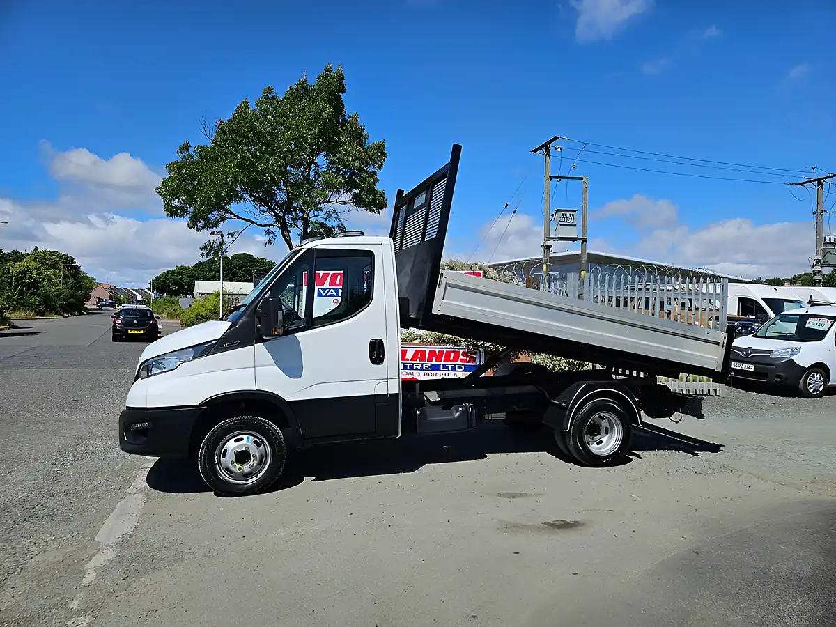 Used 2023 Iveco Daily 35c.14 Tipper White - Interior and Exterior details 5