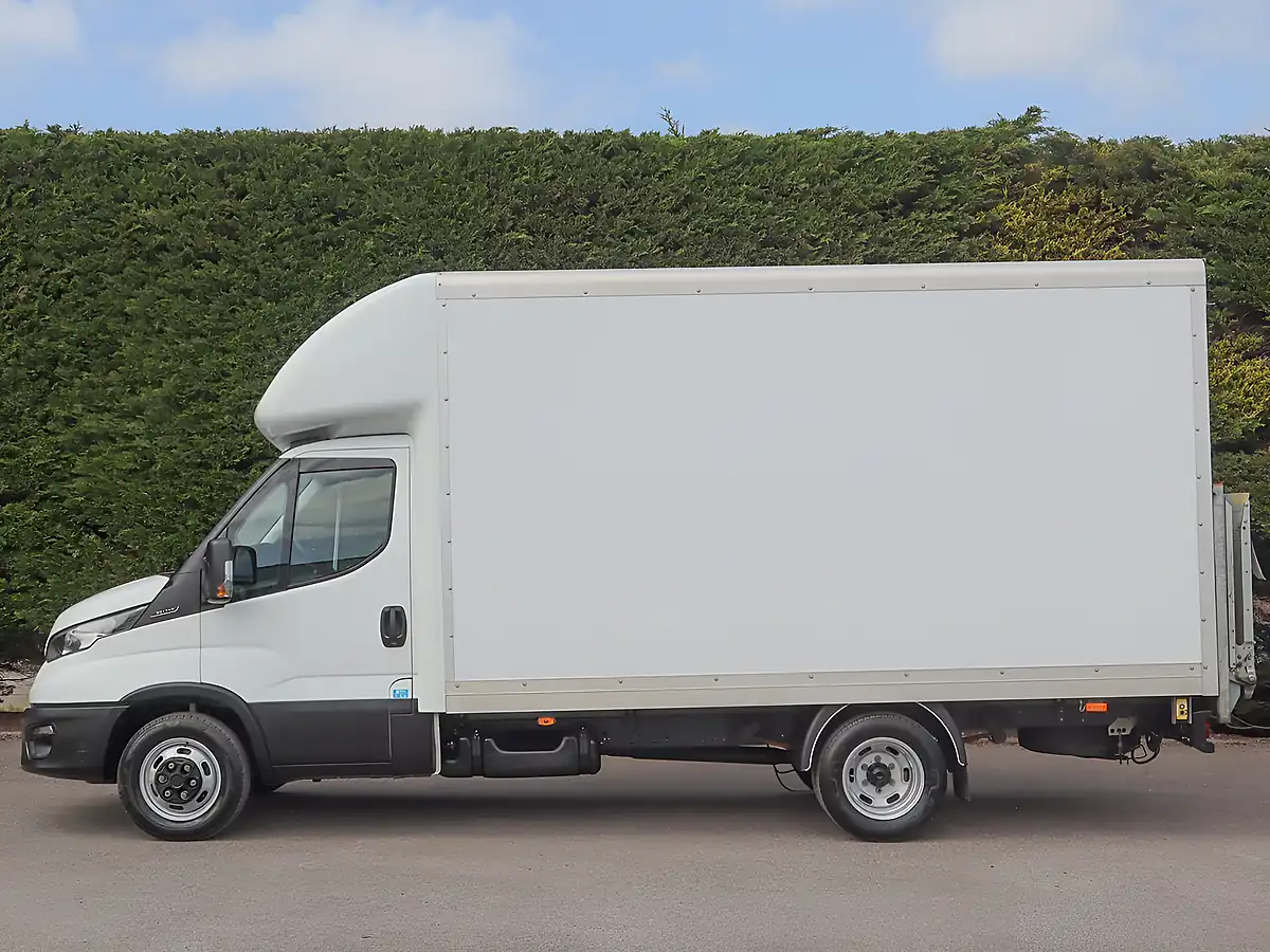 Used 2023 Iveco Daily 35C14 Drw White - Interior and Exterior details 16