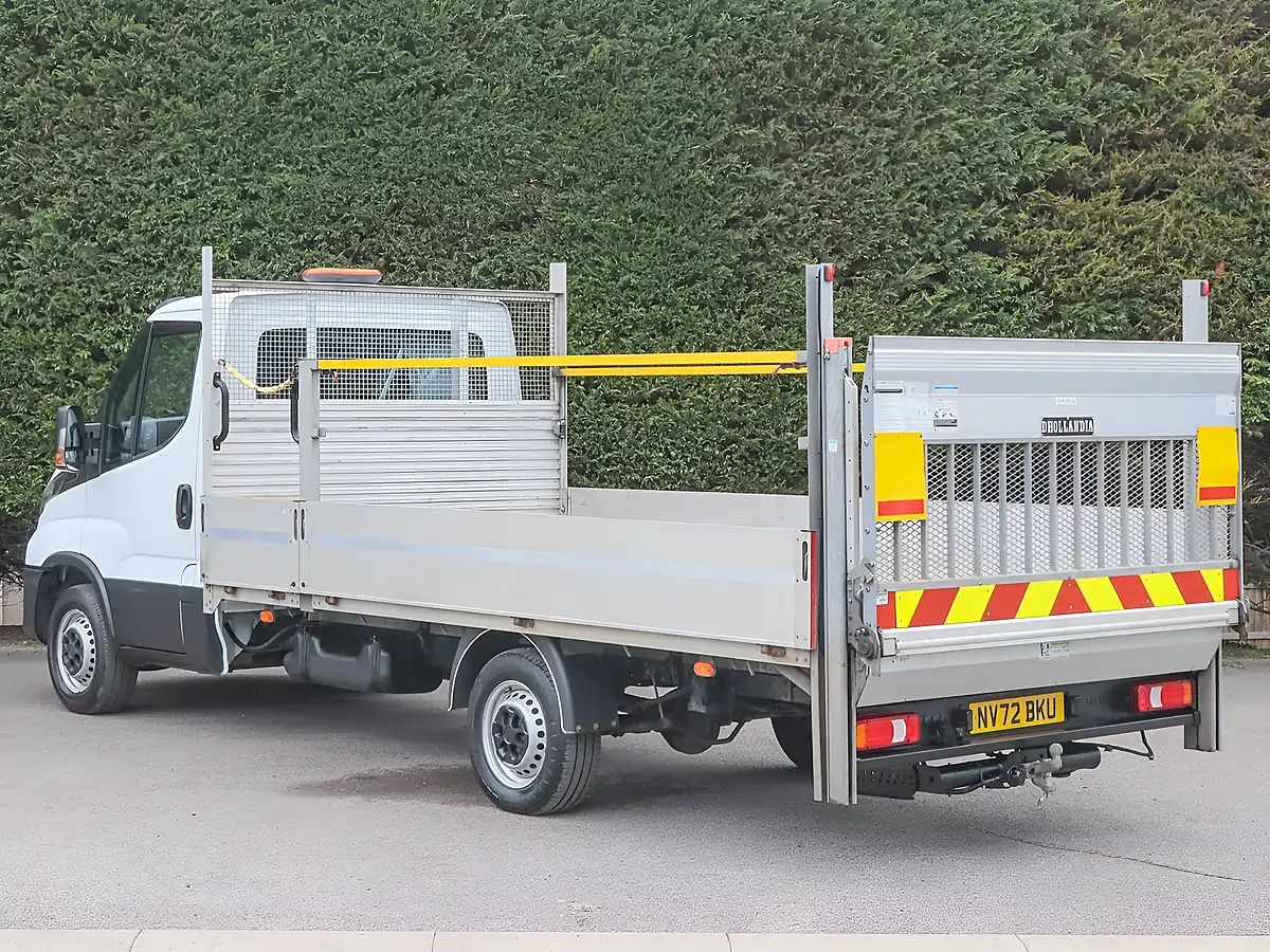 Used 2023 Iveco Daily 35S14 Business Xlwb Dropside White - Interior and Exterior details 16