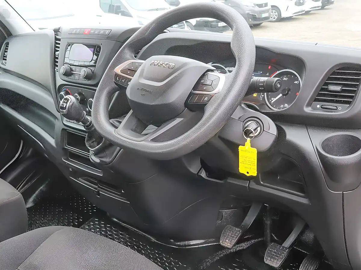 Used 2023 Iveco Daily 35S14 Business Xlwb Dropside White - Interior and Exterior details 20