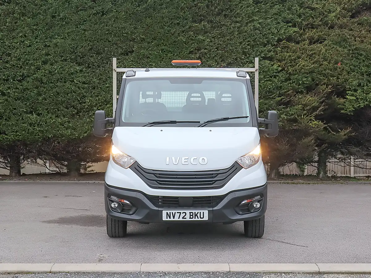Used 2023 Iveco Daily 35S14 Business Xlwb Dropside White - Interior and Exterior details 3
