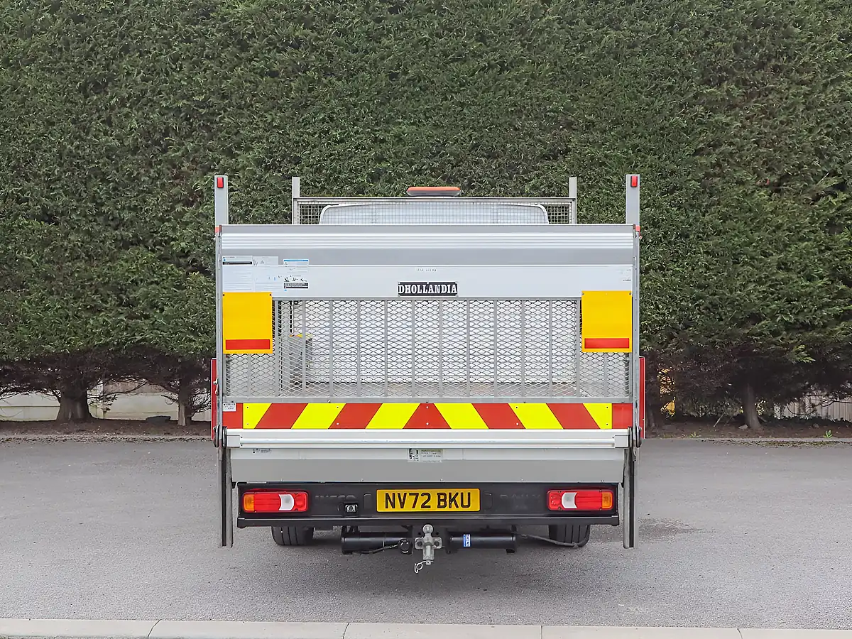 Used 2023 Iveco Daily 35S14 Business Xlwb Dropside White - Interior and Exterior details 9