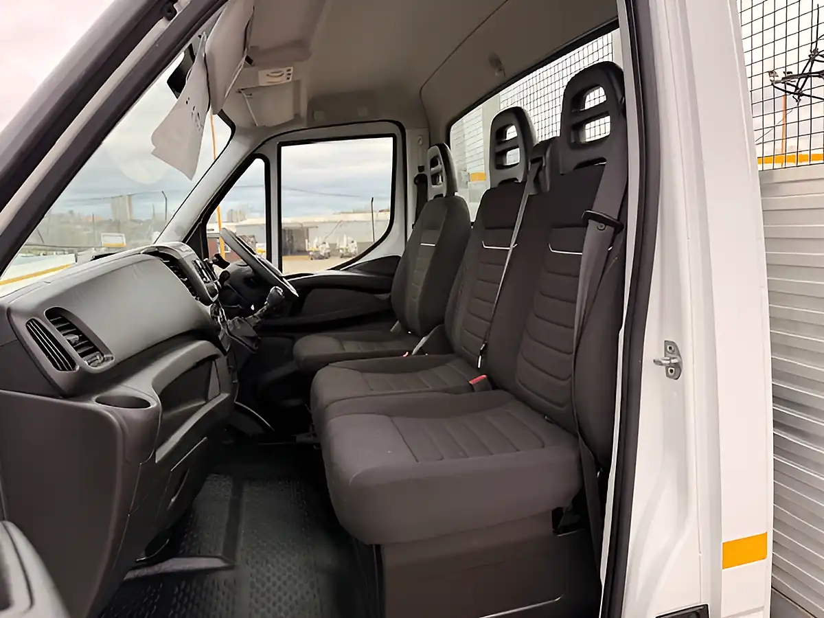 Used 2023 Iveco Daily Business Lwb 4.2M Dropside With Tail Lift Euro 6 White - Interior and Exterior details 12