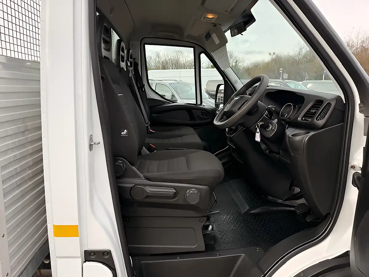 Used 2023 Iveco Daily Business Lwb 4.2M Dropside With Tail Lift Euro 6 White - Interior and Exterior details 15