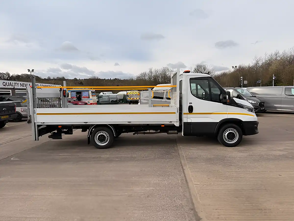Used 2023 Iveco Daily Business Lwb 4.2M Dropside With Tail Lift Euro 6 White - Interior and Exterior details 2
