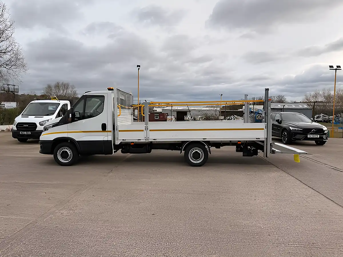 Used 2023 Iveco Daily Business Lwb 4.2M Dropside With Tail Lift Euro 6 White - Interior and Exterior details 8