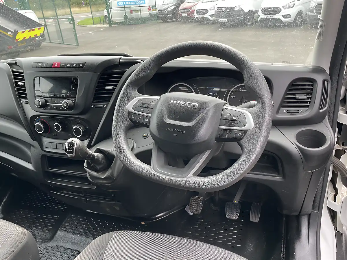 Used 2023 Iveco Daily Double Cab Tipper White - Interior and Exterior details 11