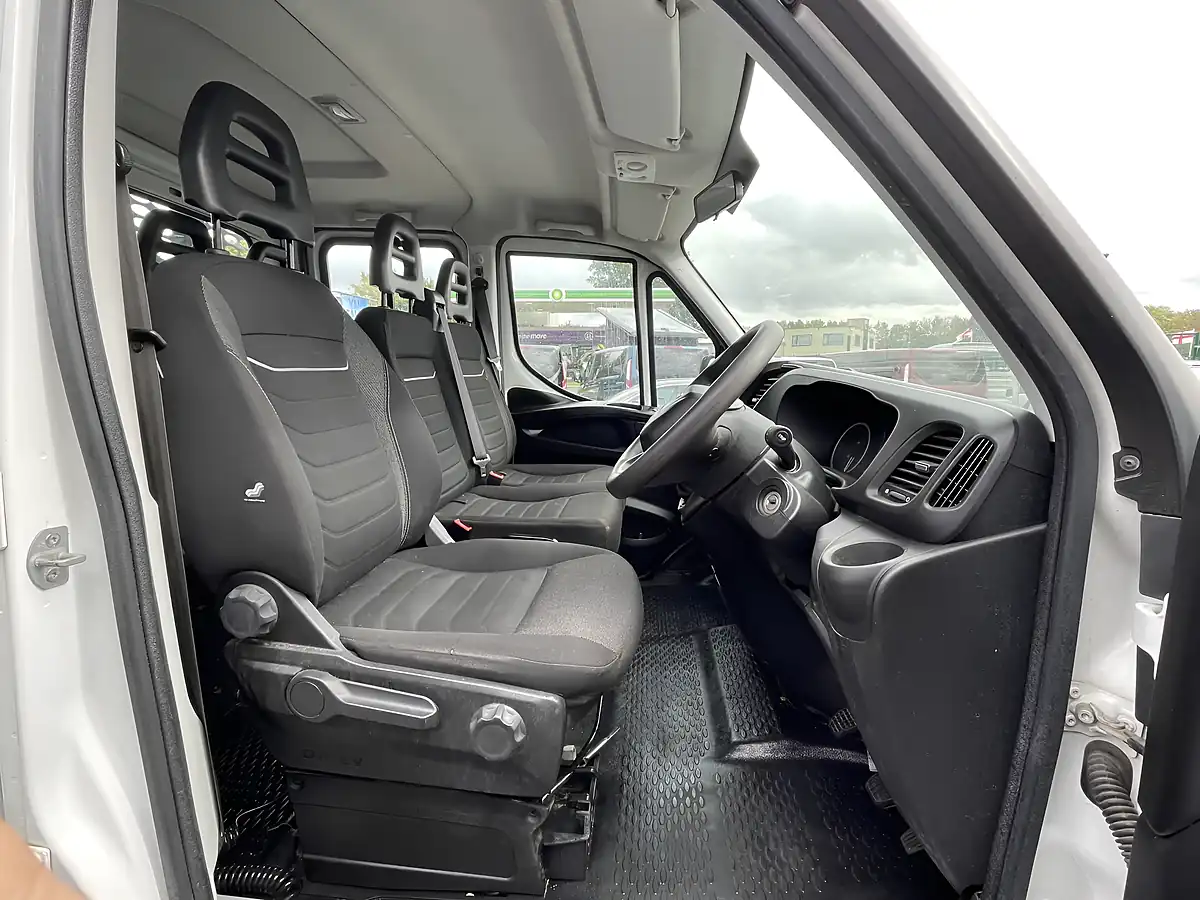 Used 2023 Iveco Daily Double Cab Tipper White - Interior and Exterior details 13
