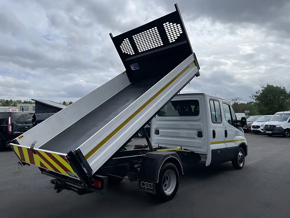 Used 2023 Iveco Daily Double Cab Tipper White - Interior and Exterior details 3