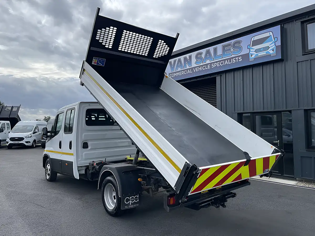 Used 2023 Iveco Daily Double Cab Tipper White - Interior and Exterior details 4