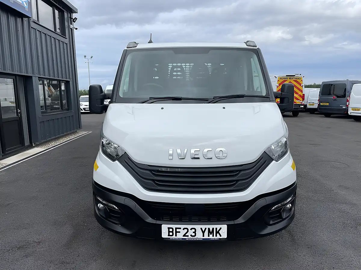 Used 2023 Iveco Daily Double Cab Tipper White - Interior and Exterior details 7