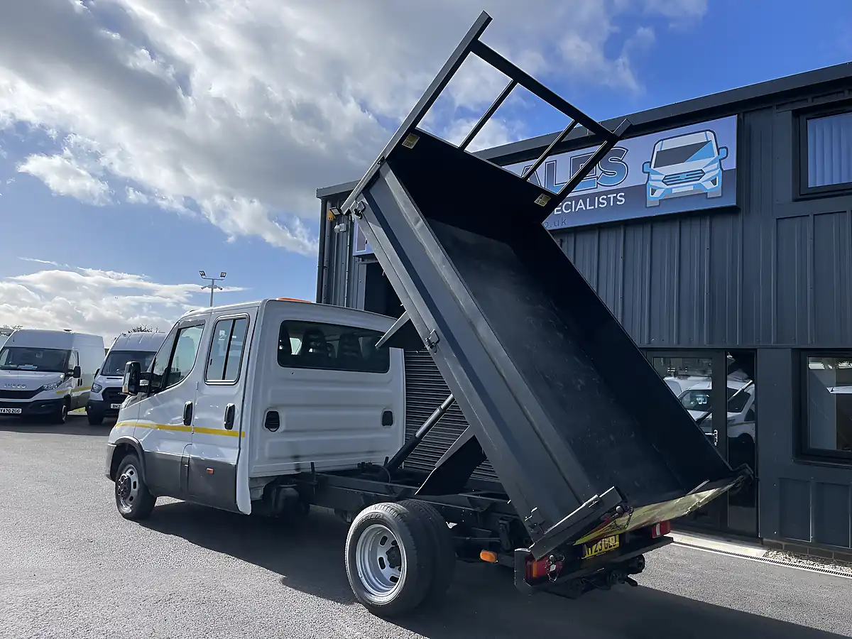 Used 2023 Iveco Daily Double Cab Tipper White - Interior and Exterior details 4