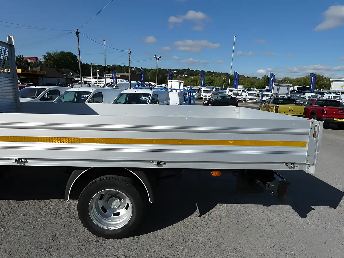 Used 2023 Iveco Daily Dropside Pickup White - Interior and Exterior details 12