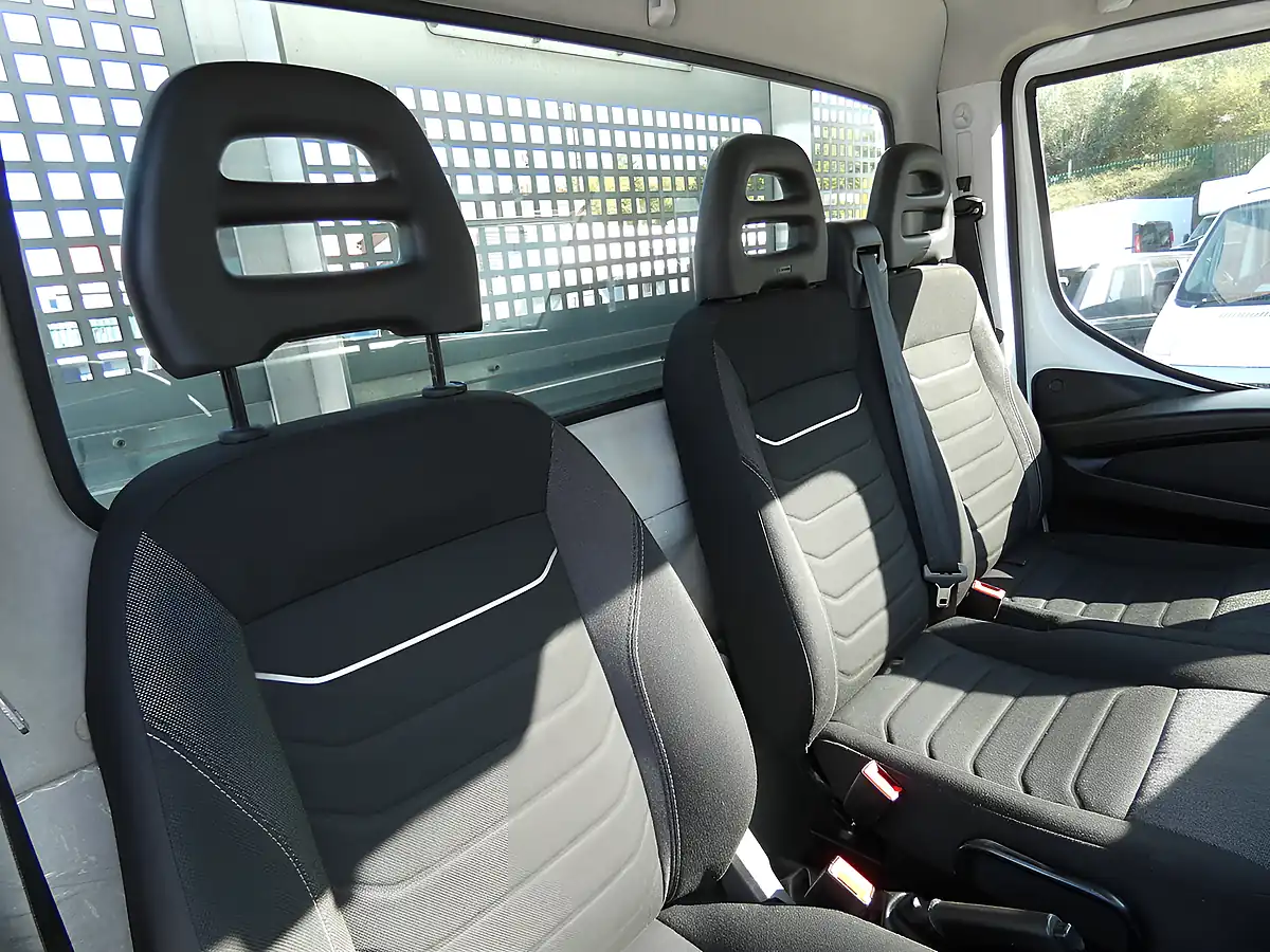 Used 2023 Iveco Daily Dropside Pickup White - Interior and Exterior details 16