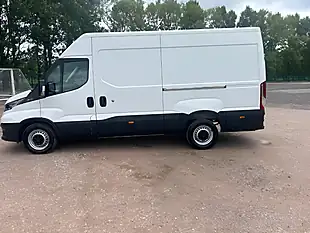 Used 2023 Iveco Daily Mwb White - Interior and Exterior details 4