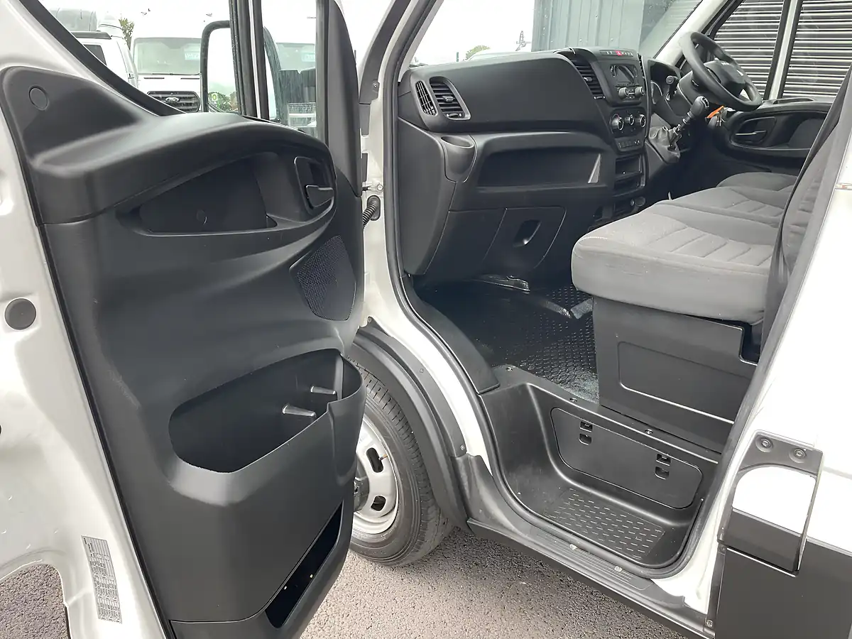 Used 2023 Iveco Daily Single Cab Tipper White - Interior and Exterior details 11