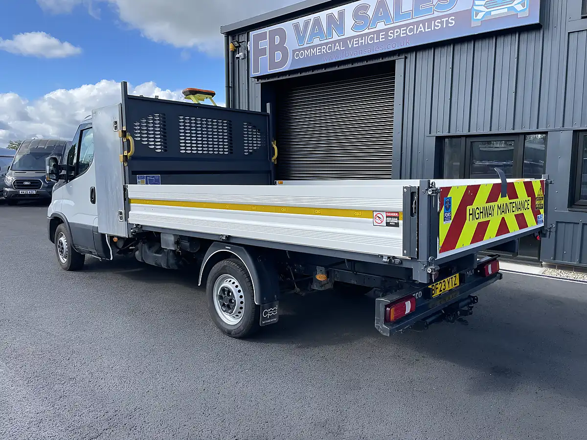 Used 2023 Iveco Daily Tipper White - Interior and Exterior details 15