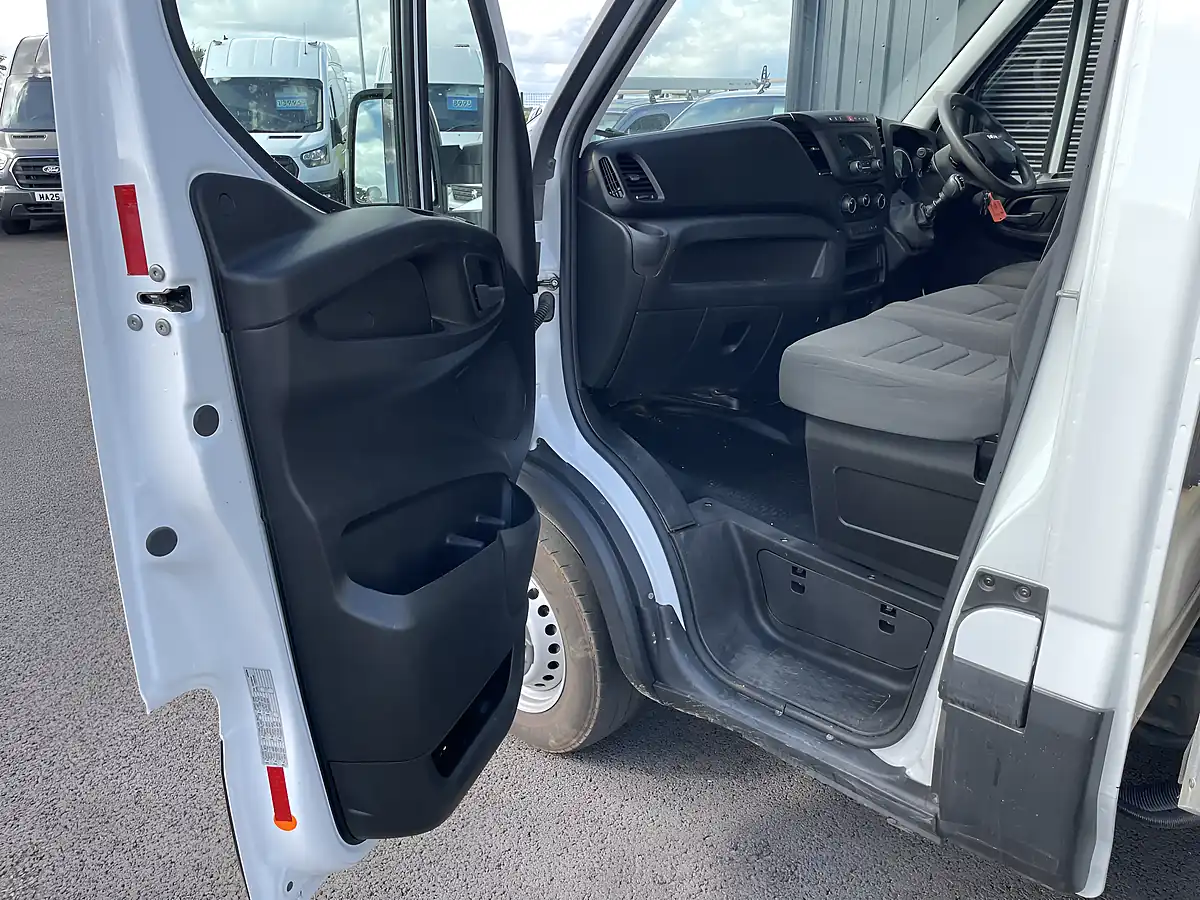 Used 2023 Iveco Daily Tipper White - Interior and Exterior details 16