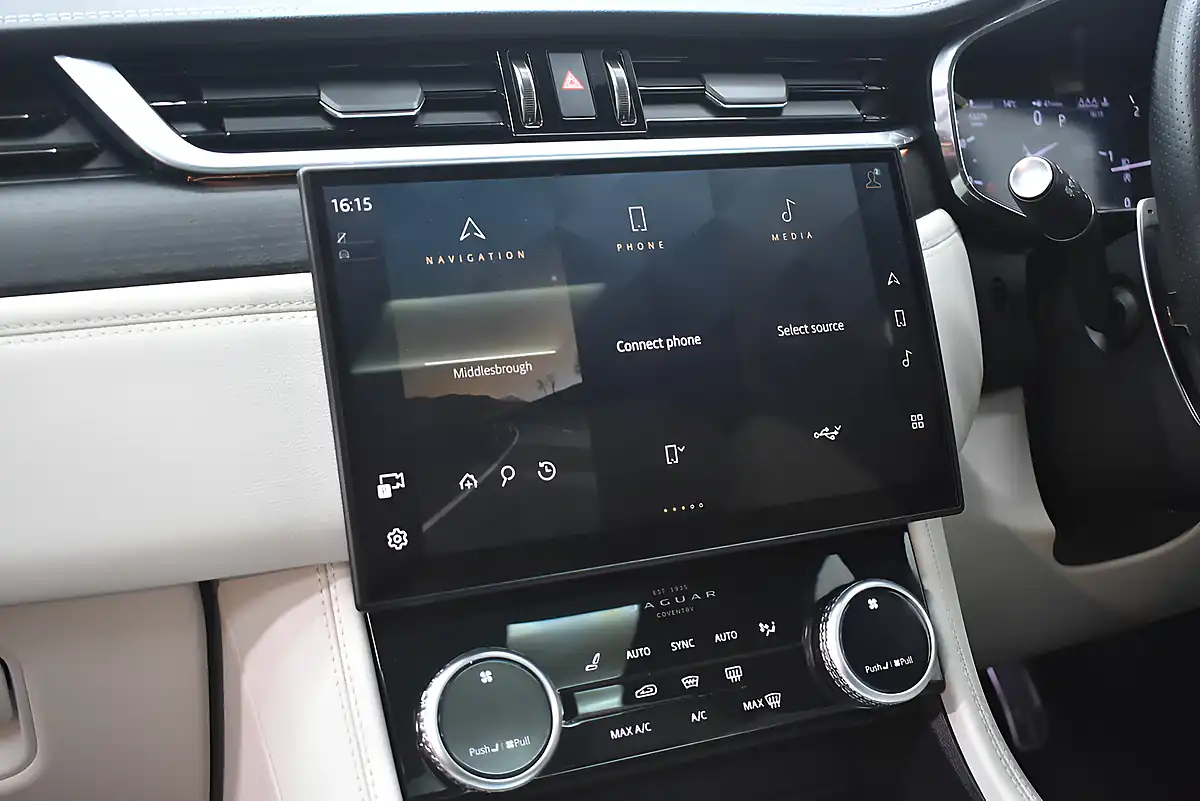 Used 2023 Jaguar F-Pace R-Dynamic Black Grey - Interior and Exterior details 9