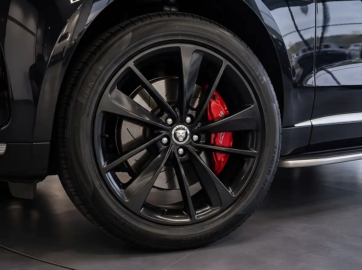 Used 2023 Jaguar F-Pace R-Dynamic Se Black Black - Interior and Exterior details 15