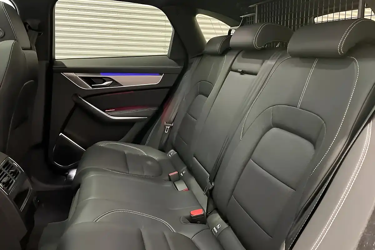 Used 2023 Jaguar F-Pace R-Dynamic Se Black Black - Interior and Exterior details 17