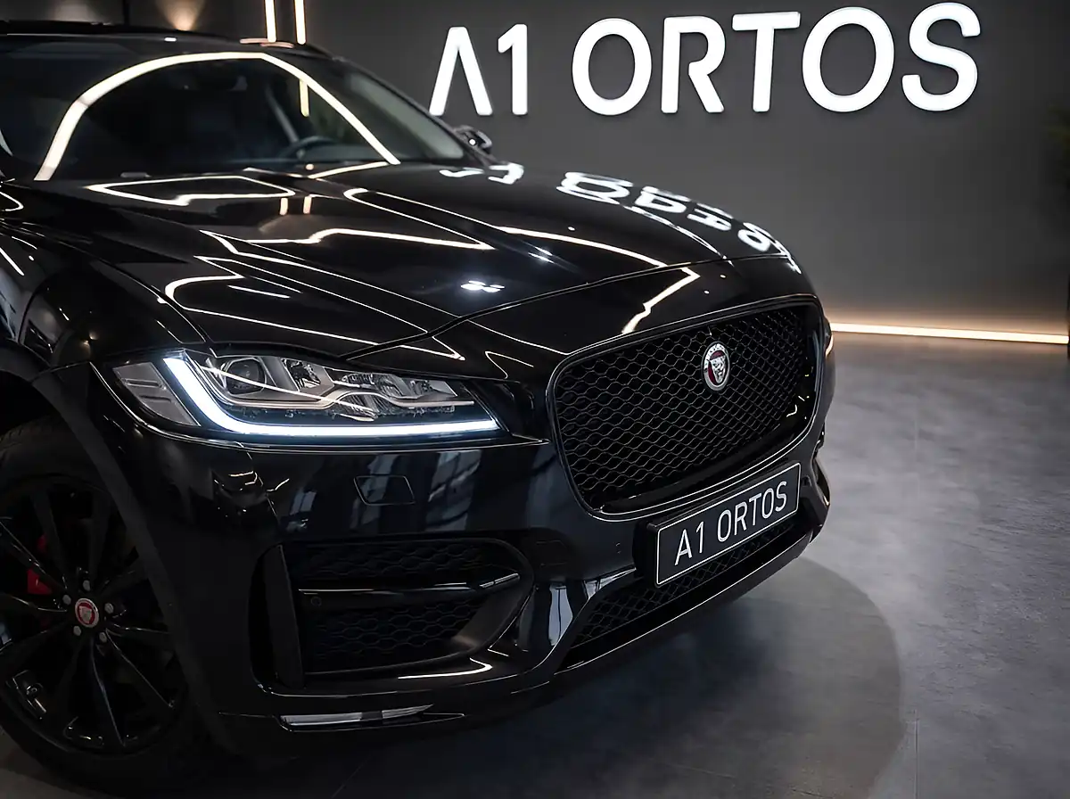 Used 2023 Jaguar F-Pace R-Dynamic Se Black Black - Interior and Exterior details 9