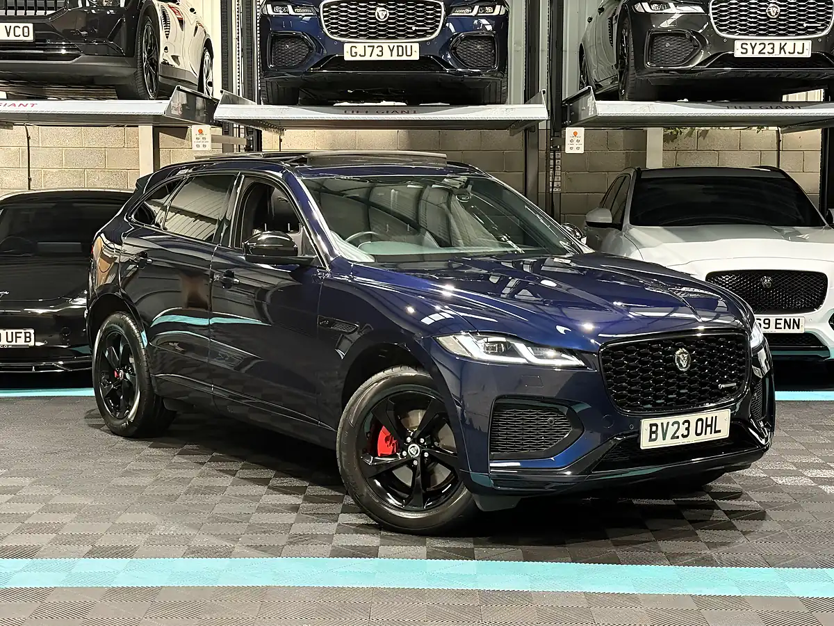 Used 2023 Jaguar F-Pace R-Dynamic Se Black Blue - Front View