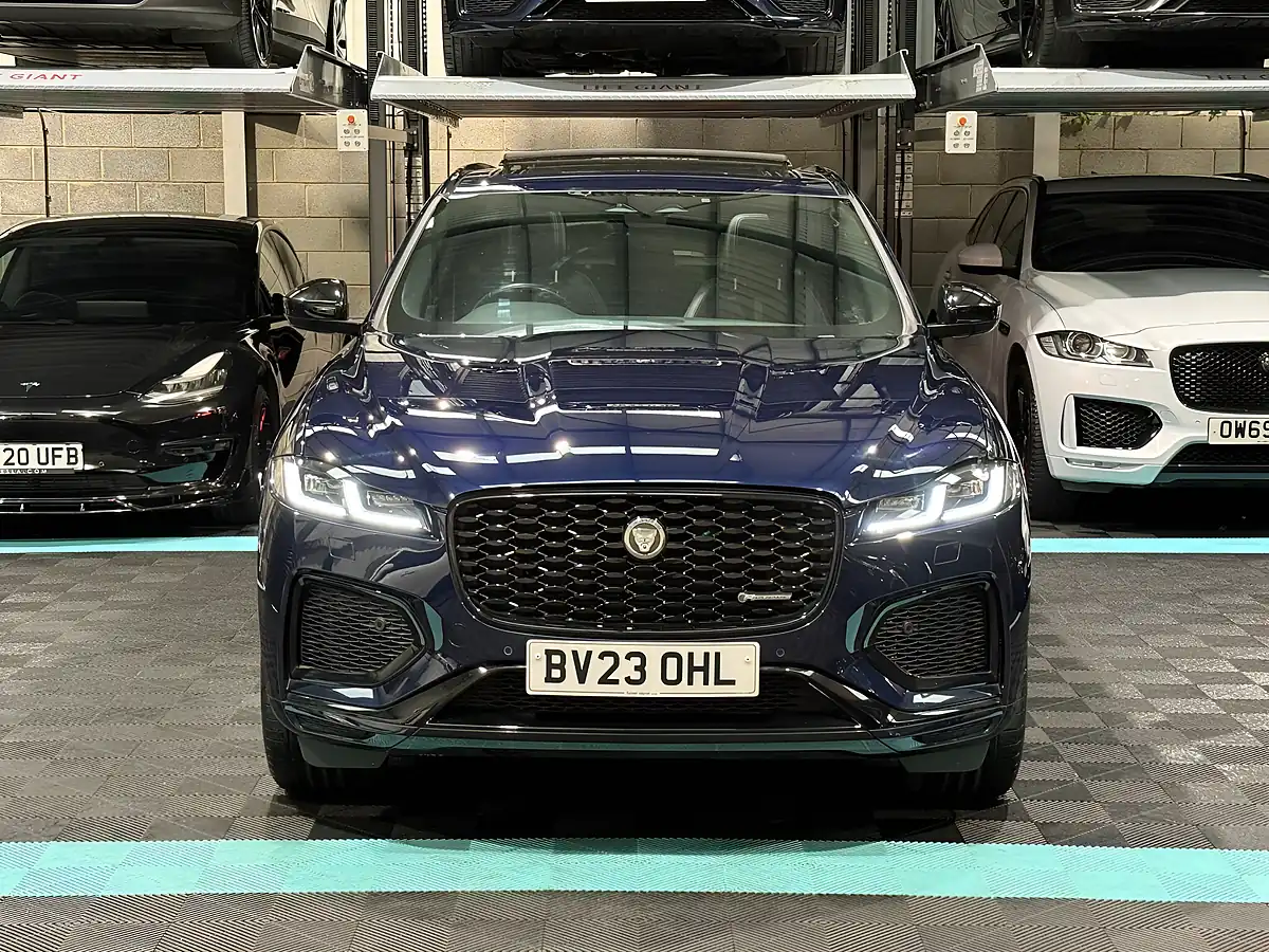 Used 2023 Jaguar F-Pace R-Dynamic Se Black Blue - Interior and Exterior details 4
