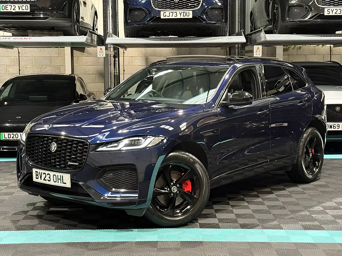 Used 2023 Jaguar F-Pace R-Dynamic Se Black Blue - Interior and Exterior details 5