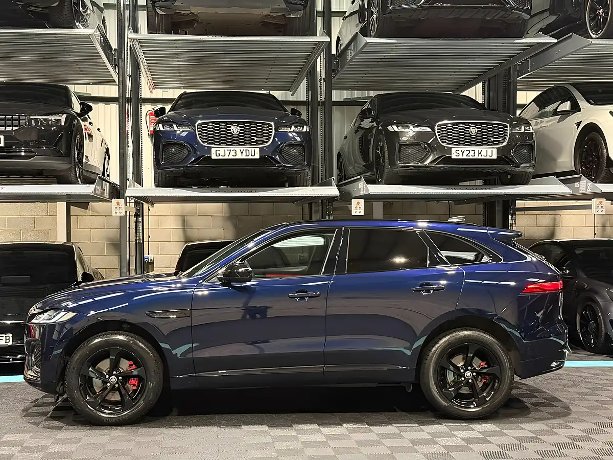 Used 2023 Jaguar F-Pace R-Dynamic Se Black Blue - Interior and Exterior details 6