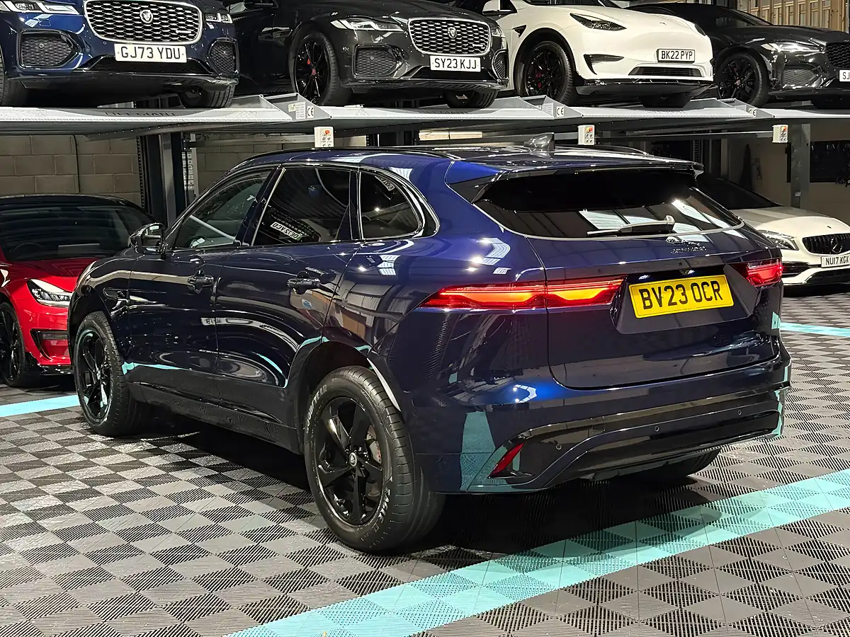 Used 2023 Jaguar F-Pace R-Dynamic Se Black Blue - Interior and Exterior details 7