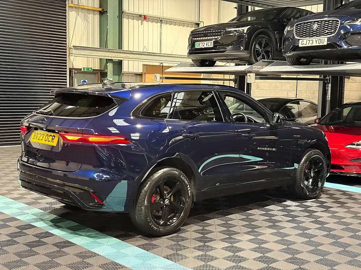 Used 2023 Jaguar F-Pace R-Dynamic Se Black Blue - Interior and Exterior details 9