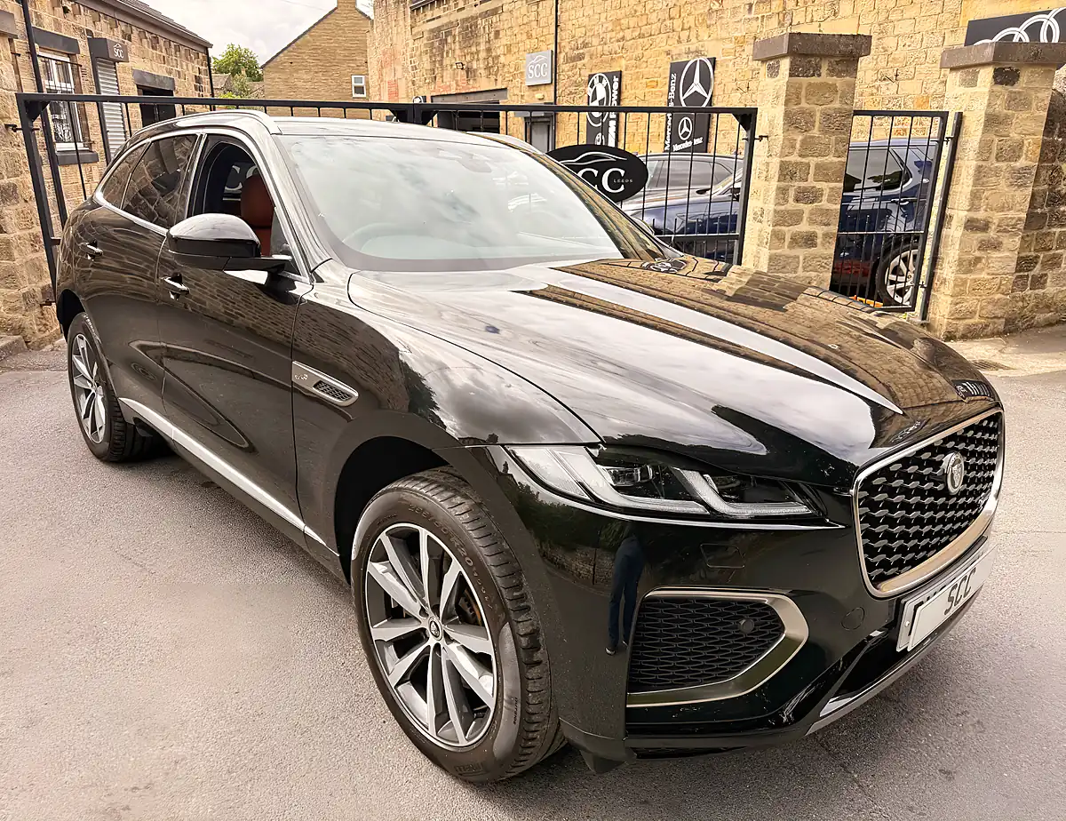 Used 2023 Jaguar F-Pace R-Dynamic Se Santorini Black - Interior and Exterior details 6
