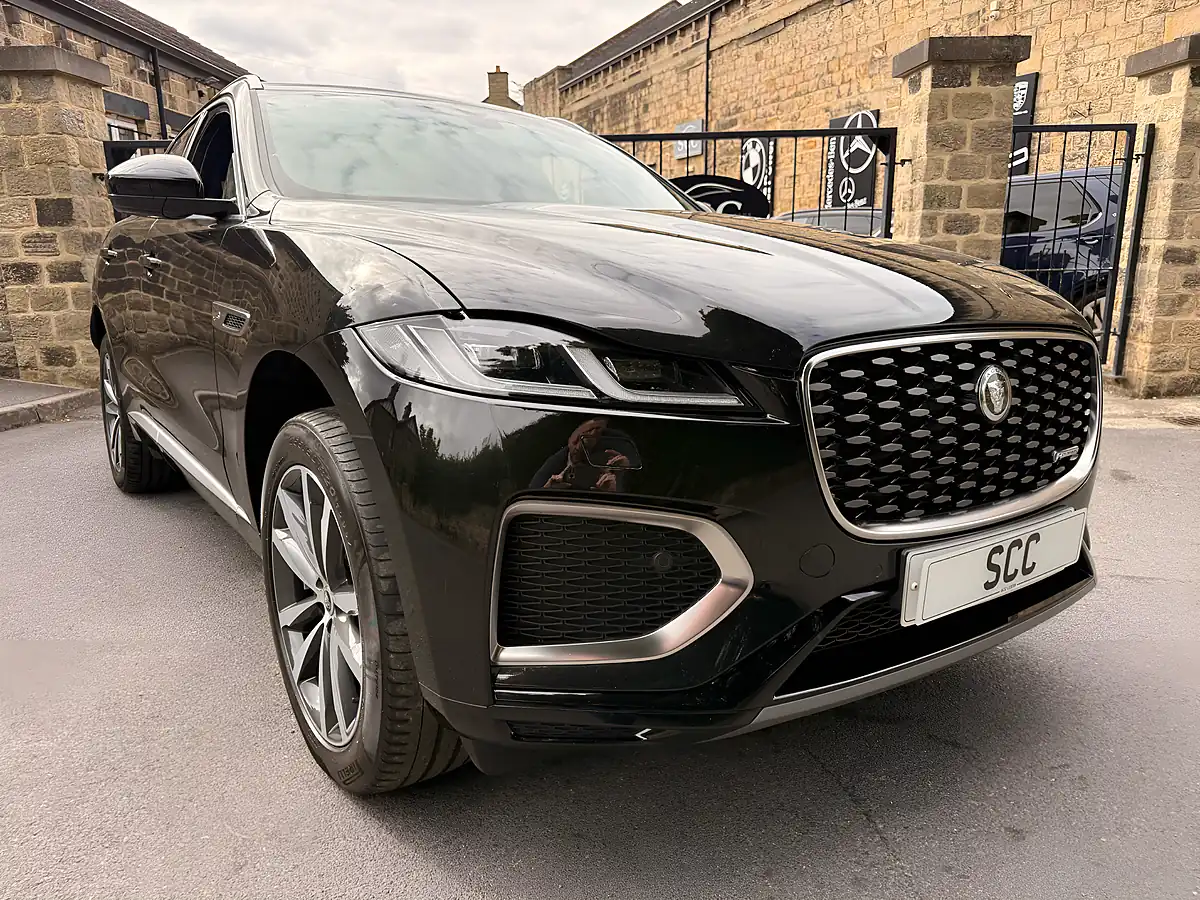 Used 2023 Jaguar F-Pace R-Dynamic Se Santorini Black - Interior and Exterior details 7