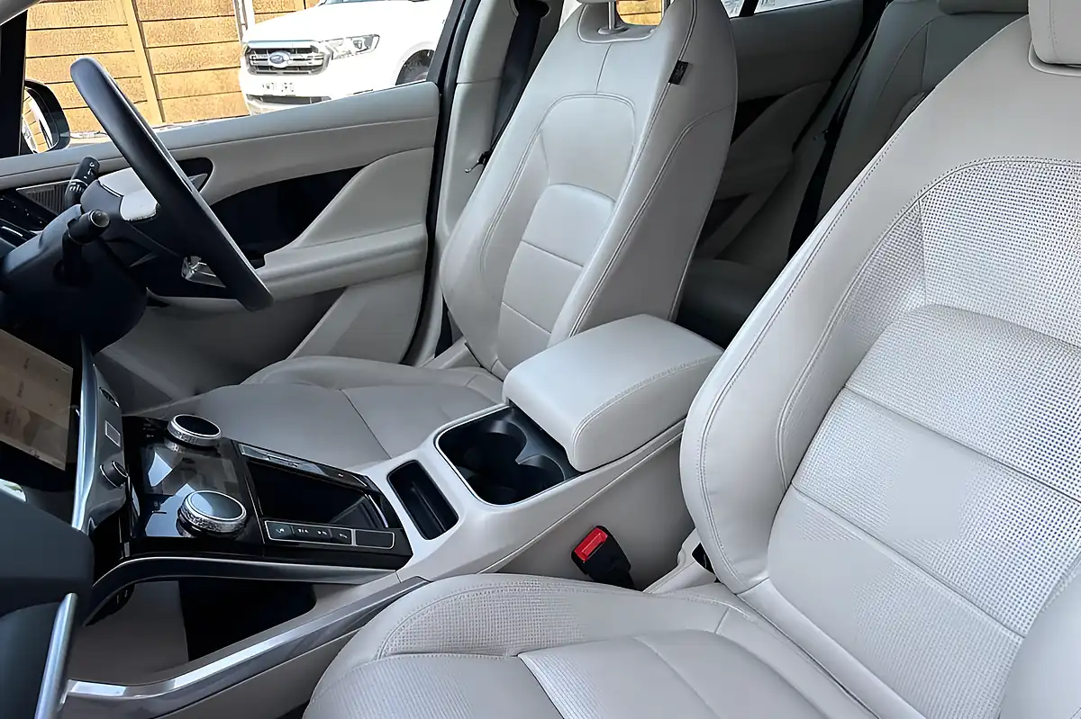 Used 2023 Jaguar I-Pace R-Dynamic Hse Black Portofino Blue - Interior and Exterior details 11