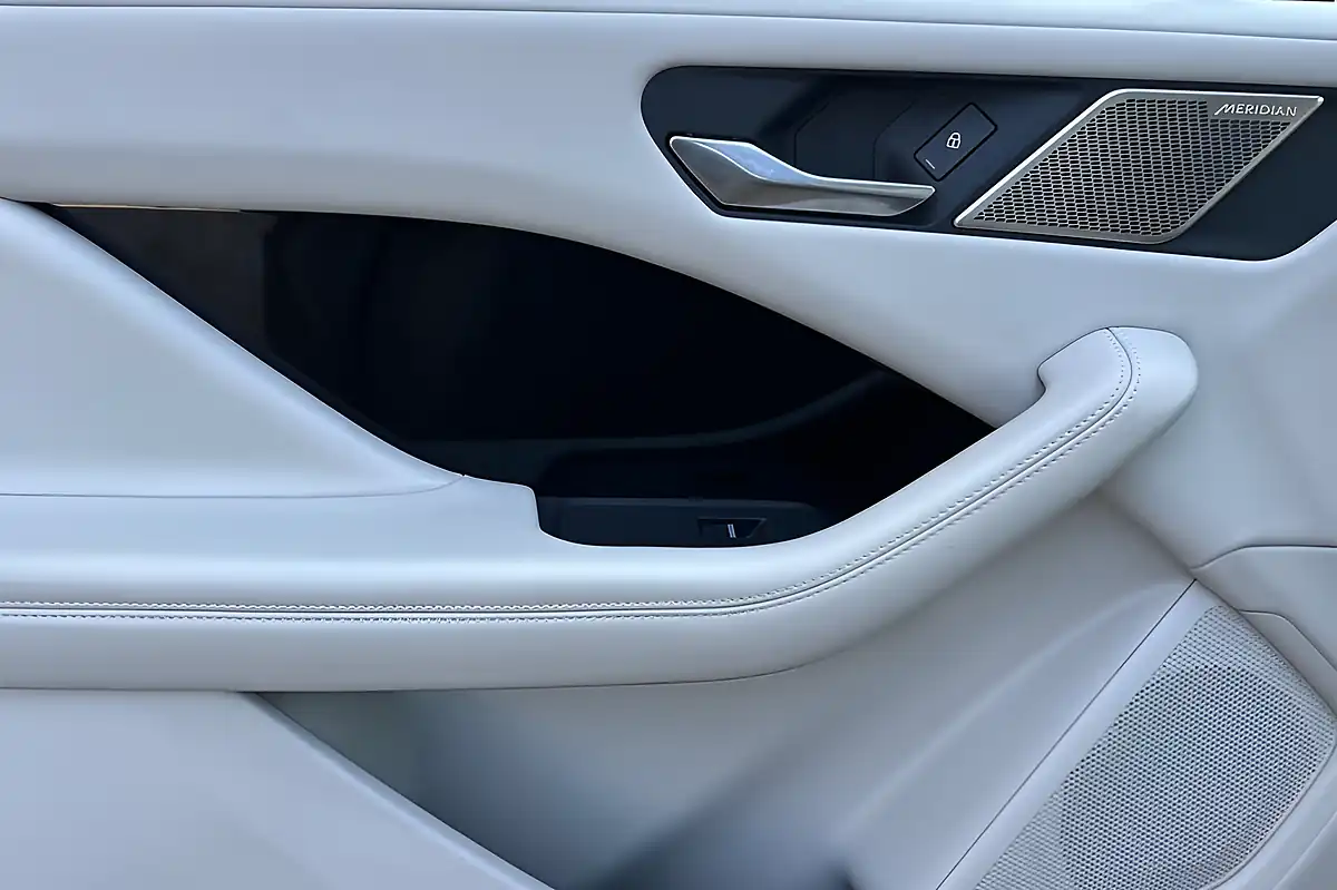 Used 2023 Jaguar I-Pace R-Dynamic Hse Black Portofino Blue - Interior and Exterior details 13